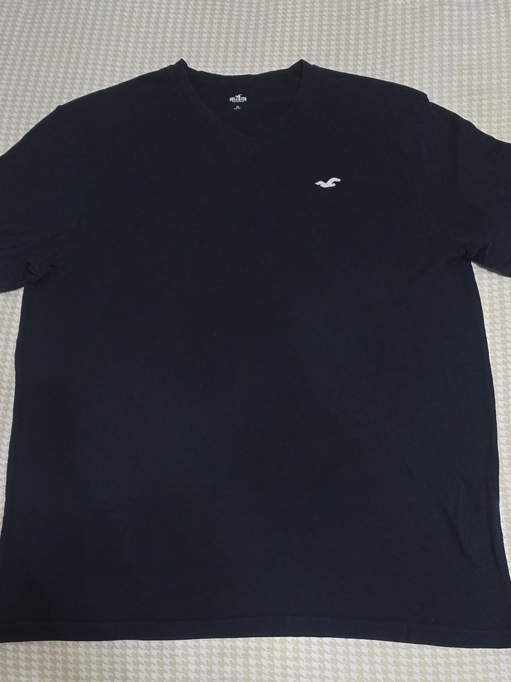 Hollister Men's Black V‑Neck Logo T‑Shirt